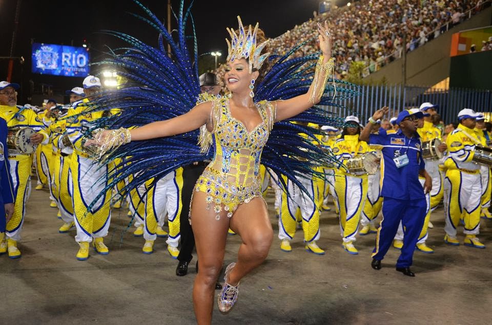 Ela mostrou ao público o bom somba no pé e o porque de ter sido escolhida por seus colegas de escola. 