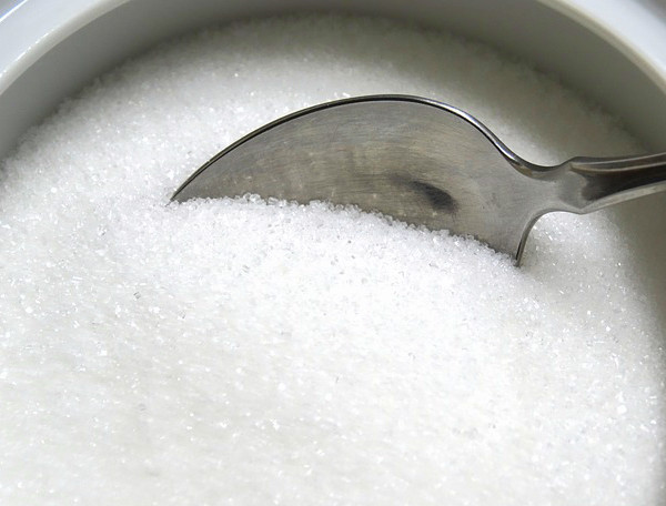 O açúcar é extremamente prejudicial à saúde.