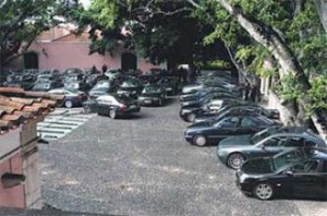 os carros ficam guardados, até mediante liberação da ordem maior. 