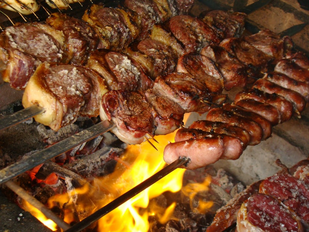 Não existe dia certo para se fazer um churrasco, tendo animo é o que importa. 