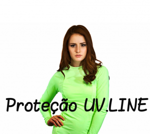 Em algumas roupas é possível encontrar a marca UV.